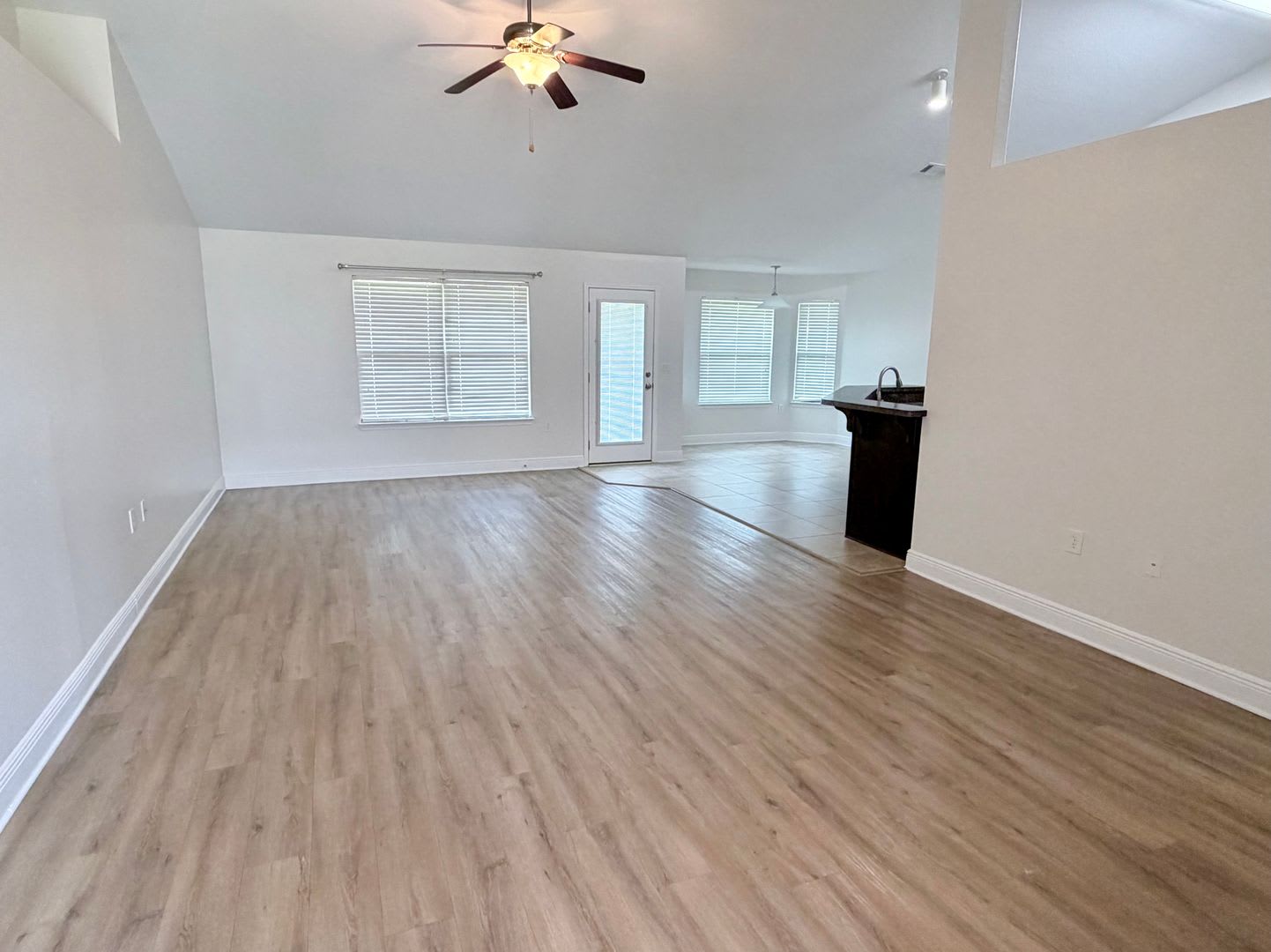 Spacious 4-Bedroom Home – photo 3