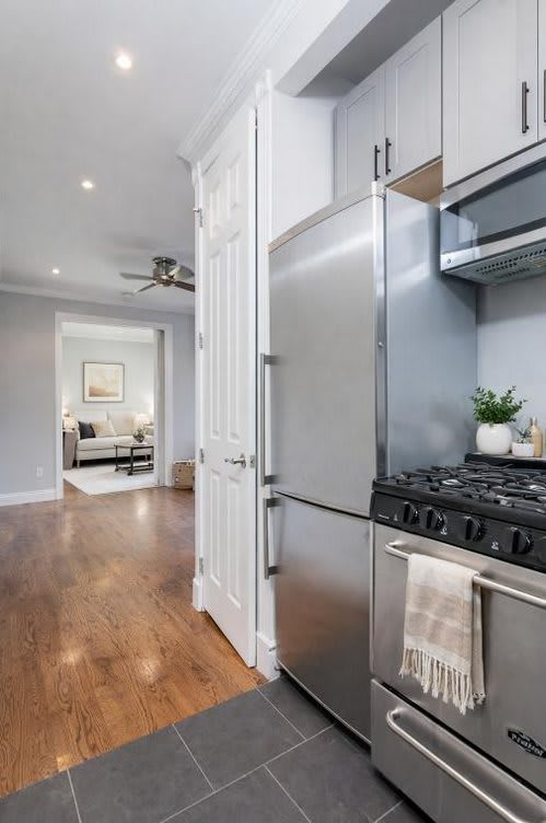 235 Elizabeth St – photo 1