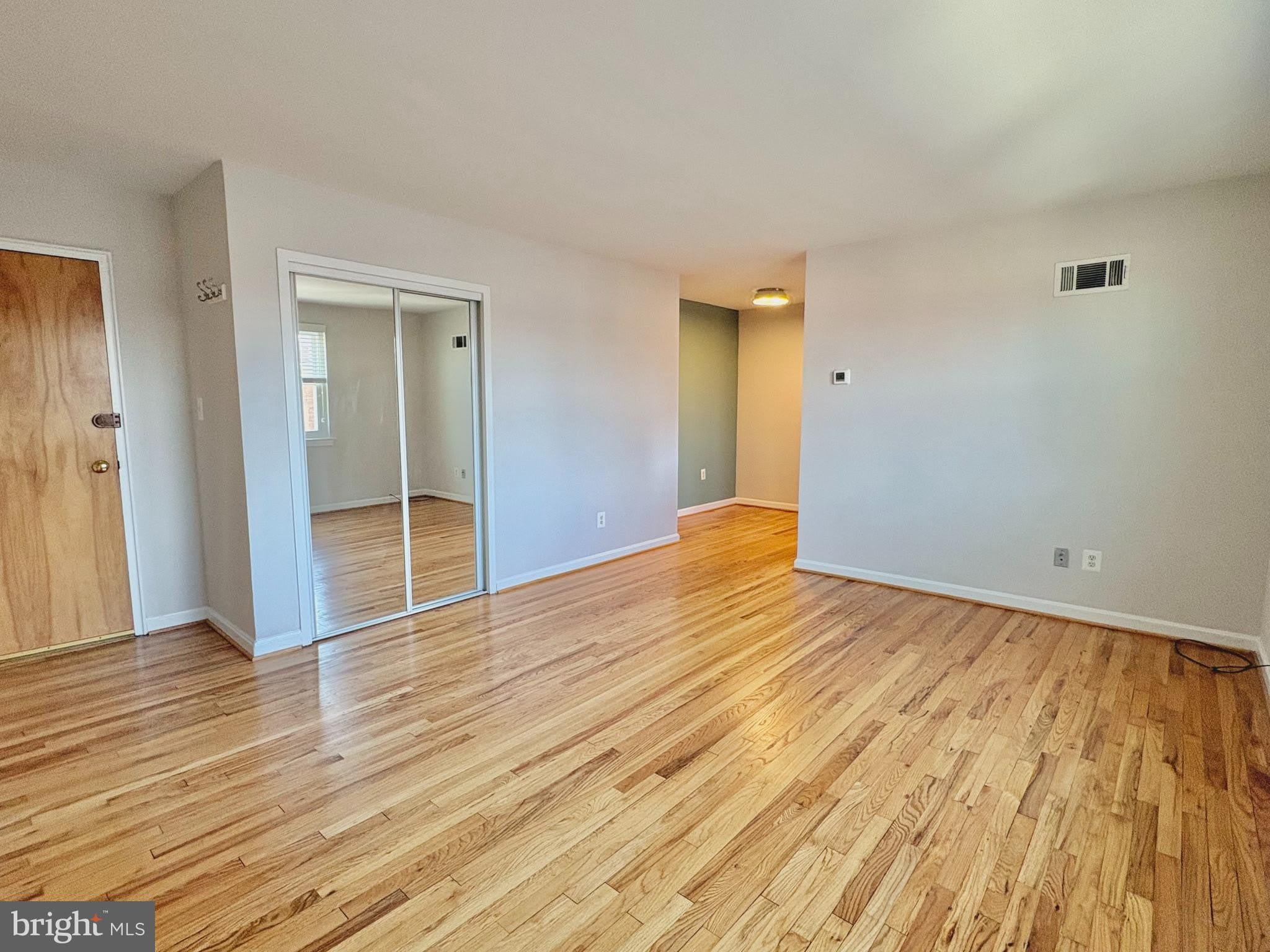 1627 MASSACHUSETTS Avenue SE – photo 4