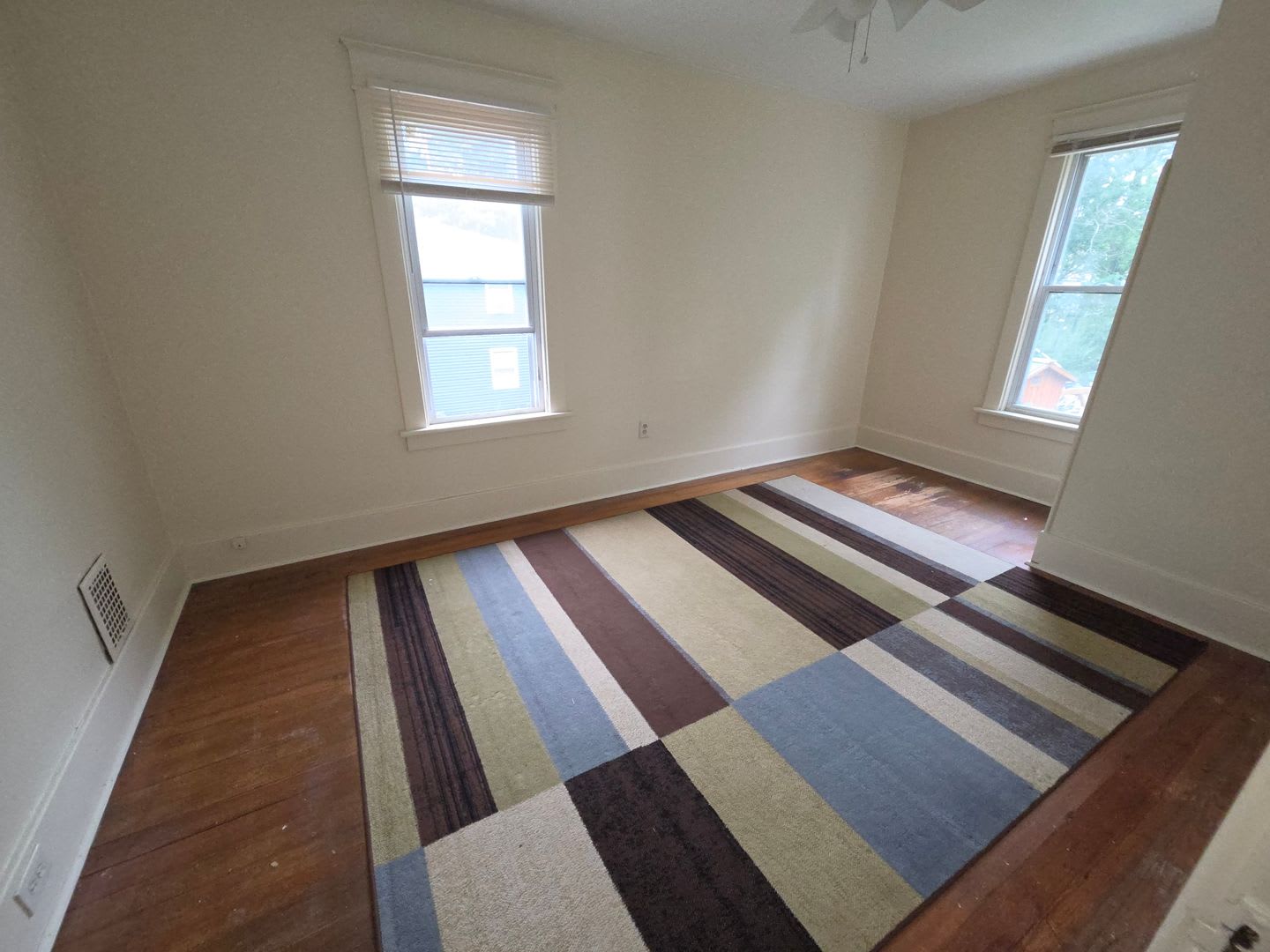 upper 1 bedroom unit lower west side – photo 2