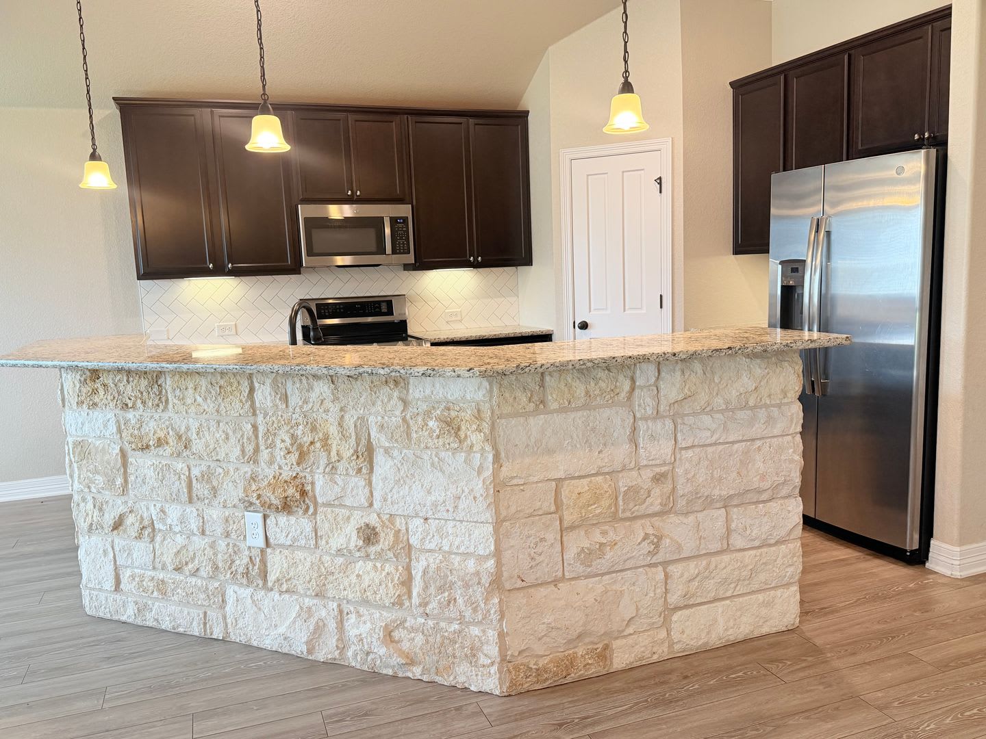 2002 Rustic Manor Dr.... LONGHORN PROPERTIES – photo 5