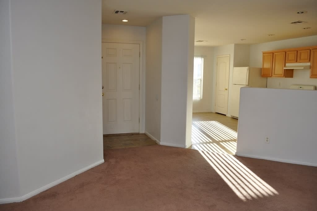 Single Story Three Bedroom Home in the Heart of Henderson – photo 5