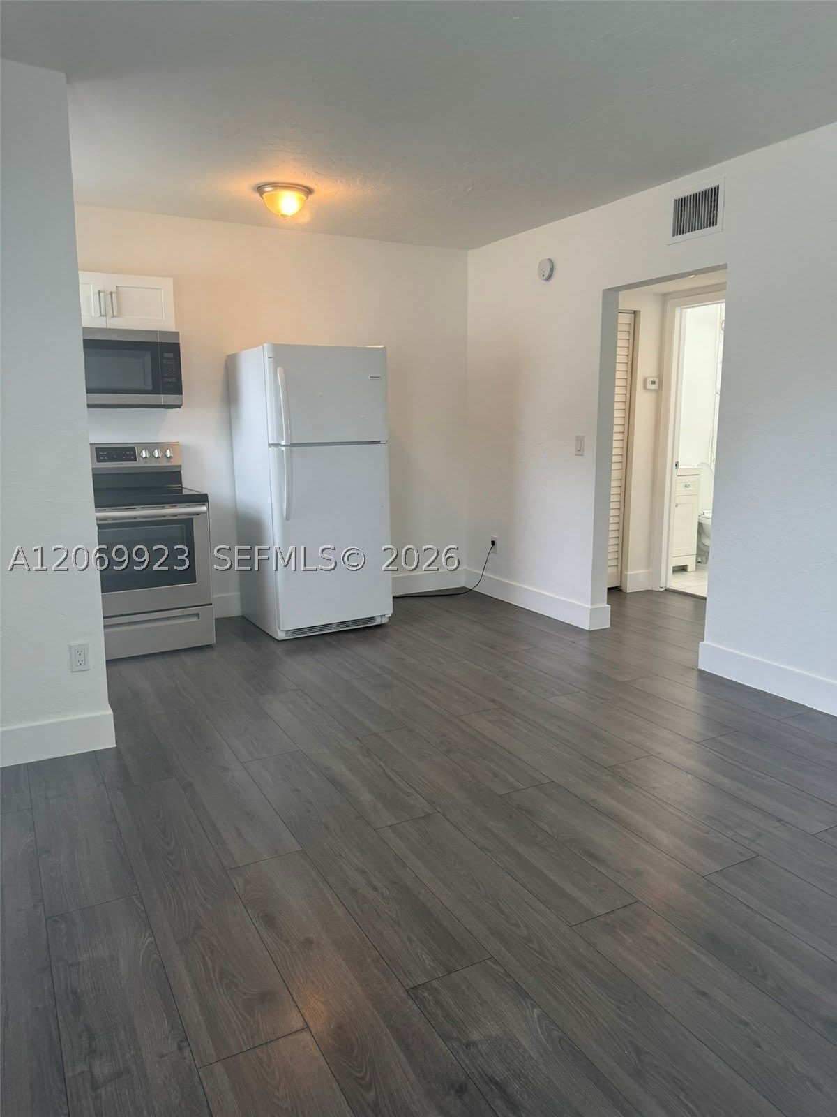 2150 Nw 24Th St – photo 2
