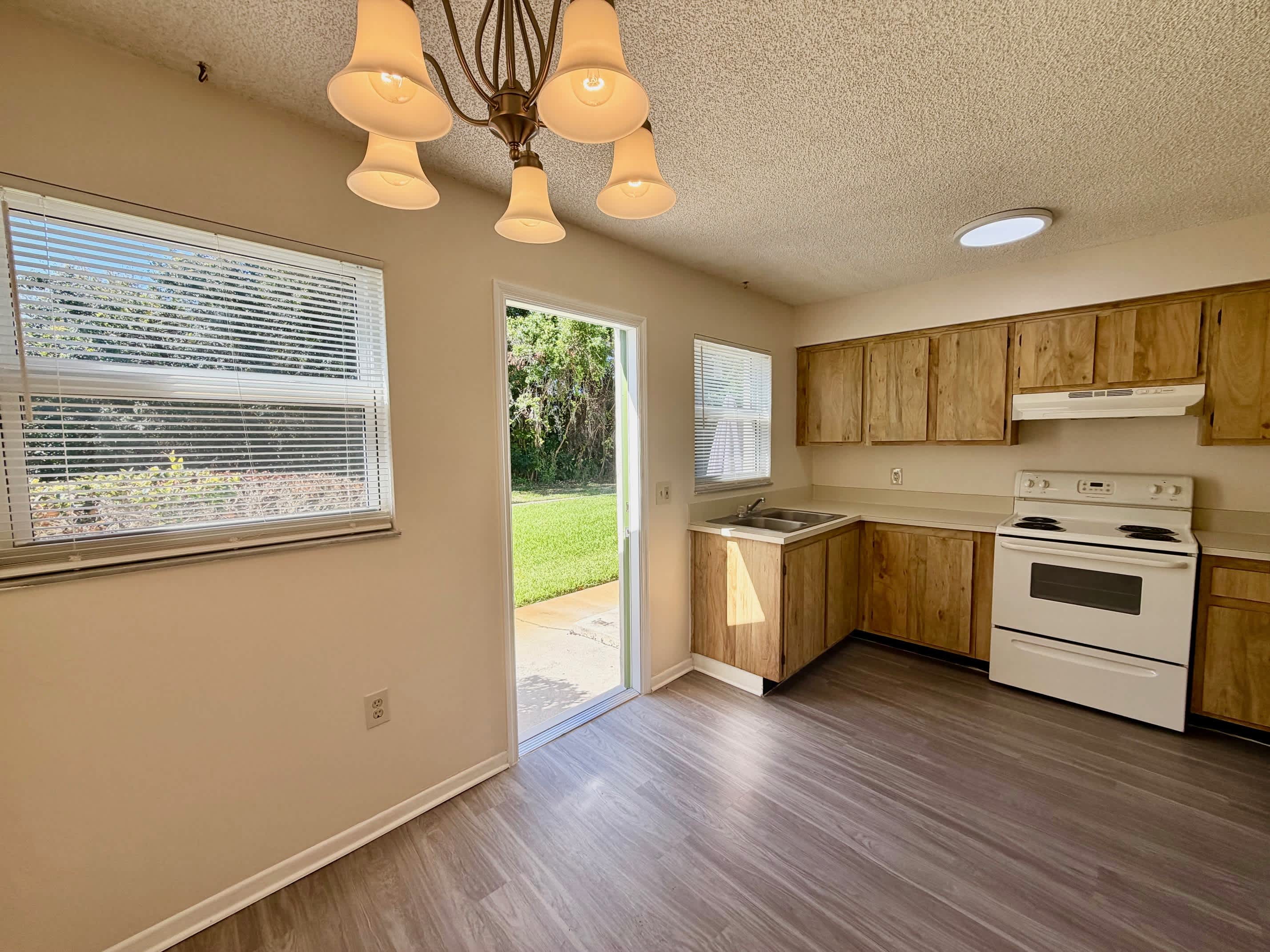 664 SW 35th Street Apt 3 – photo 4