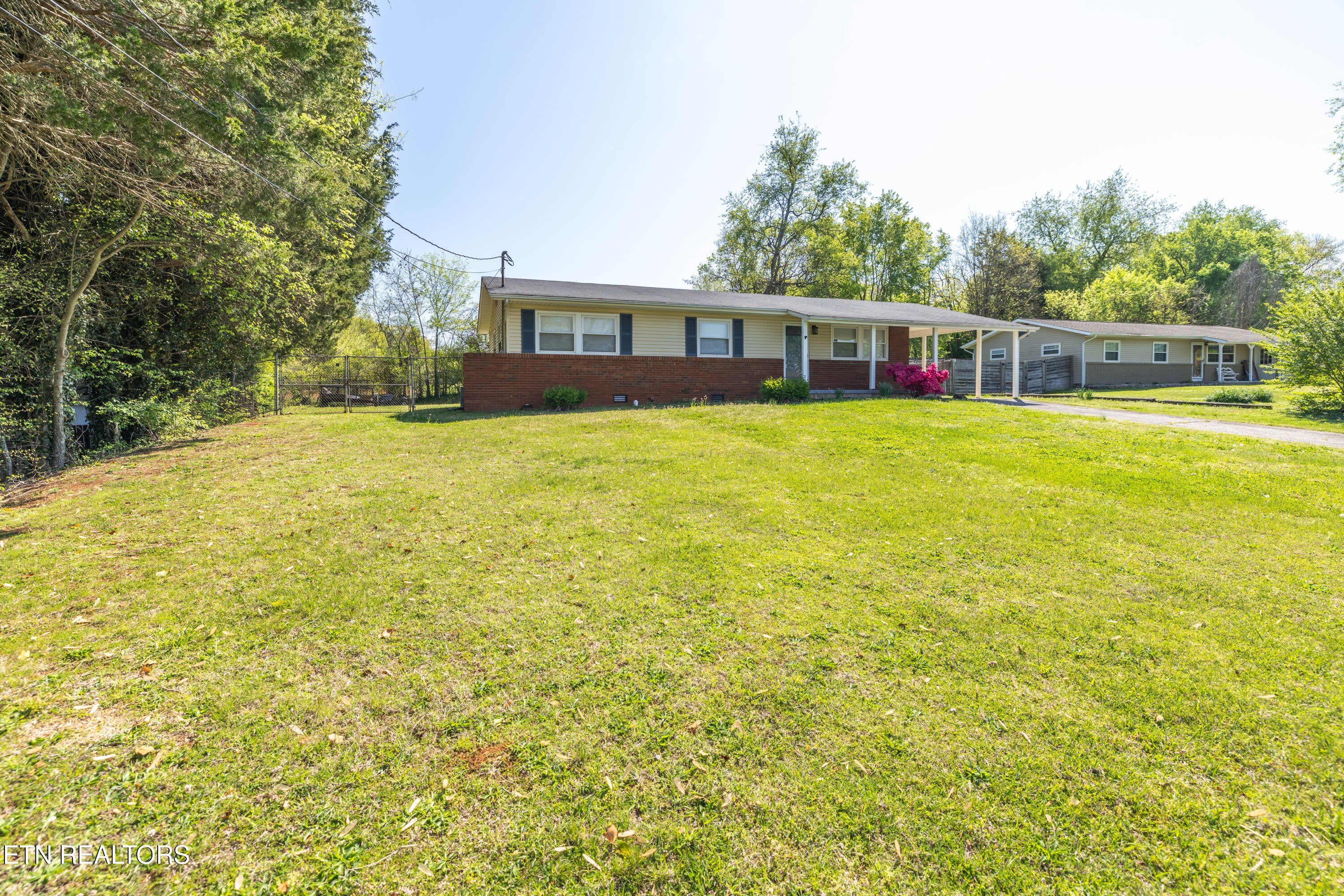 4821 Gettysburg Rd – photo 2