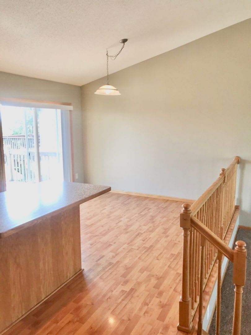 5 Bed 2 Bath House For Rent – photo 4