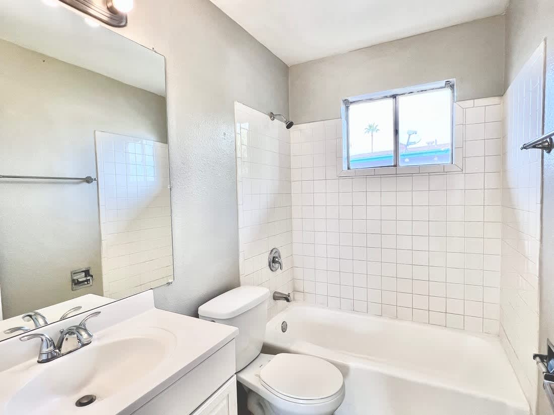 7013 N 76Th Ave – photo 2