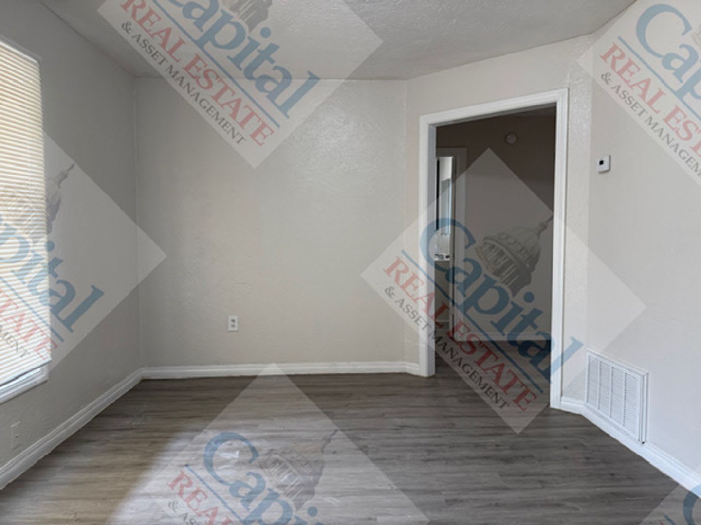 Charming 3 Bedroom W/ Bonus Room – photo 5