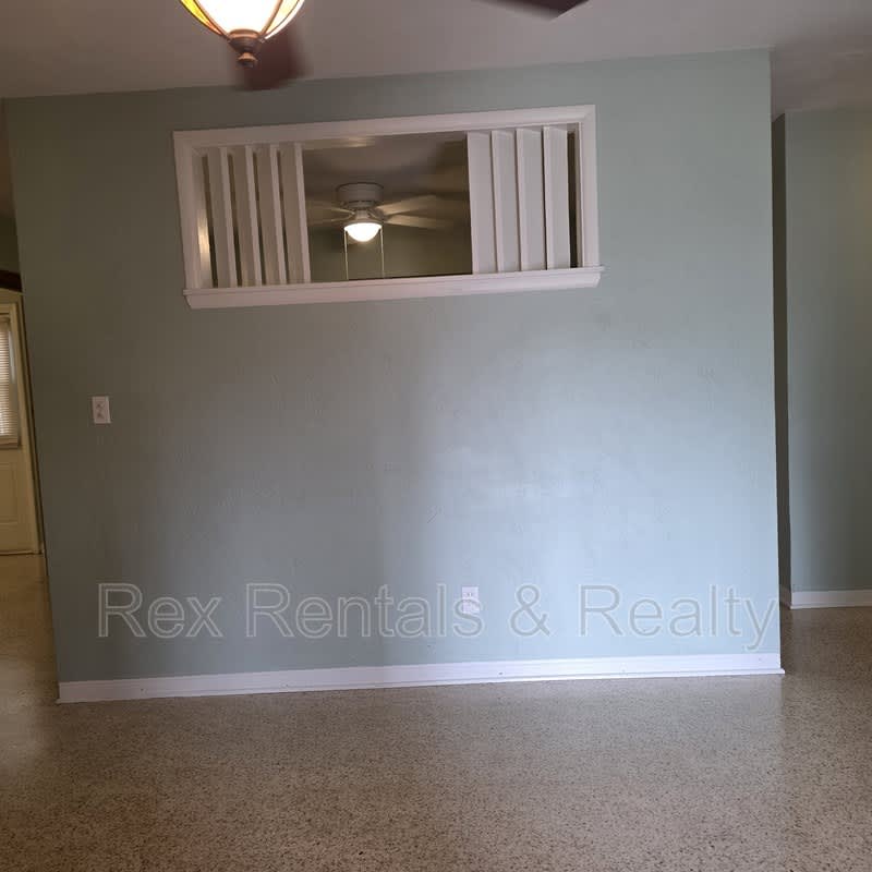 3229 30th Street North – photo 3