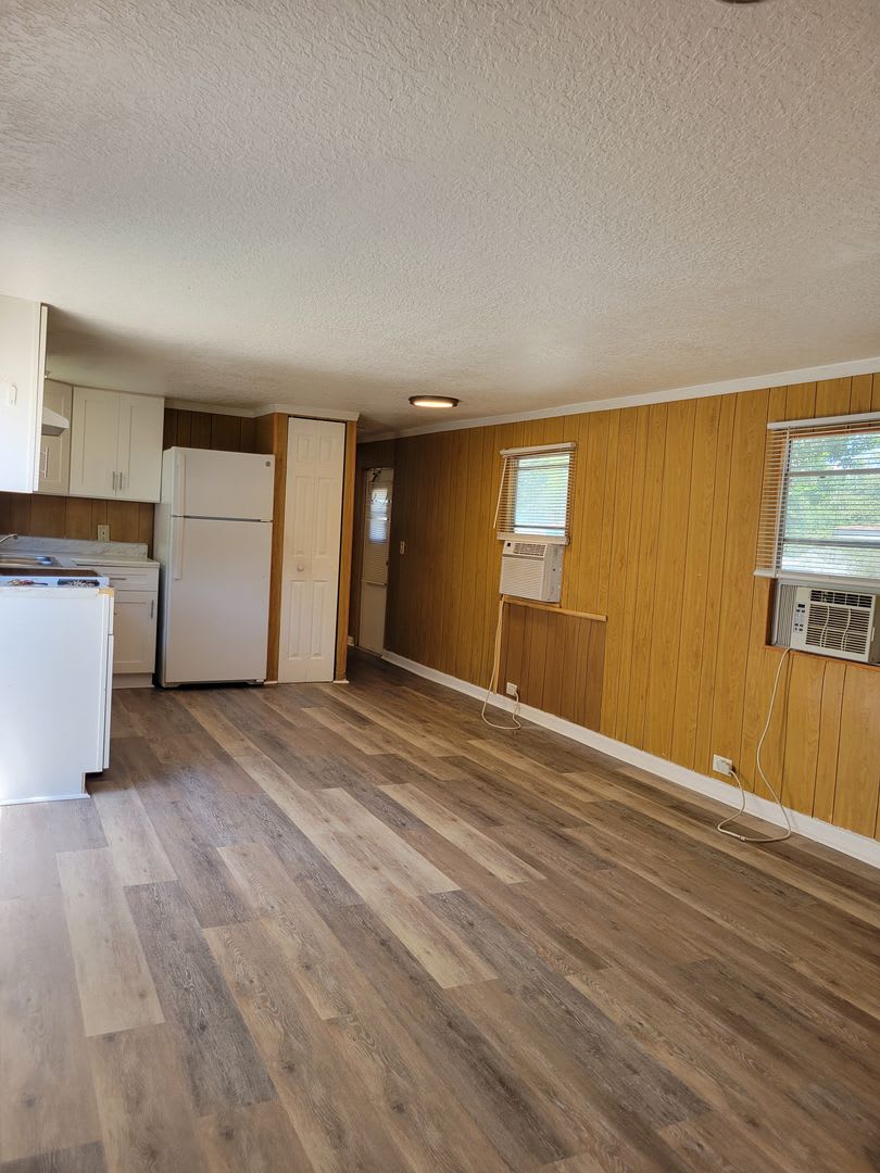 Two-Bedroom Mobile Home for Rent – photo 3