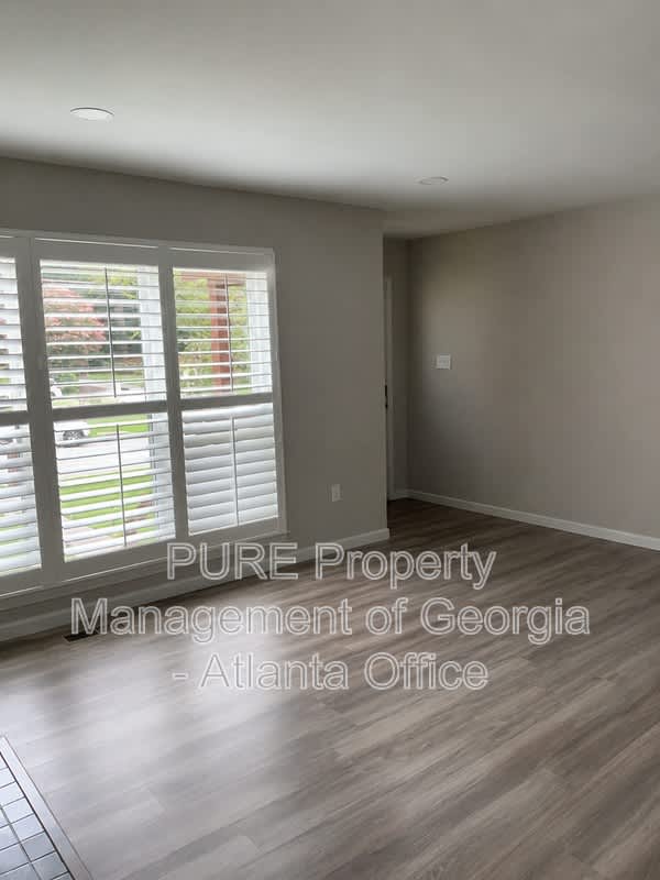 1880 Dorsey Ave – photo 4
