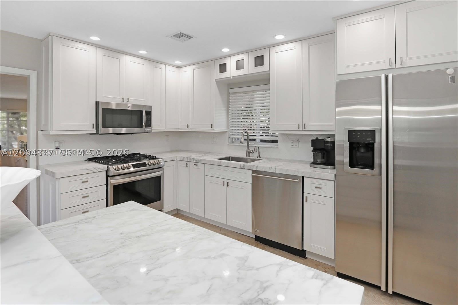 1147 Buchanan St – photo 2