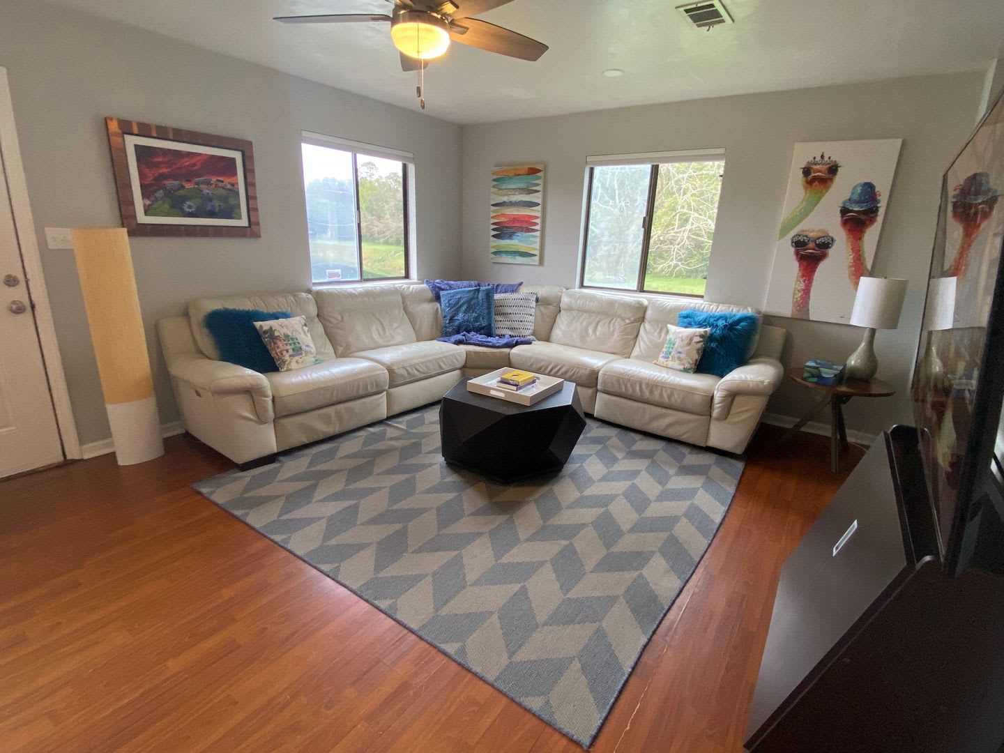 UNIQUE 3 Bed / 3.5 Bath w/Studio on the Water in The Lakes! – photo 2