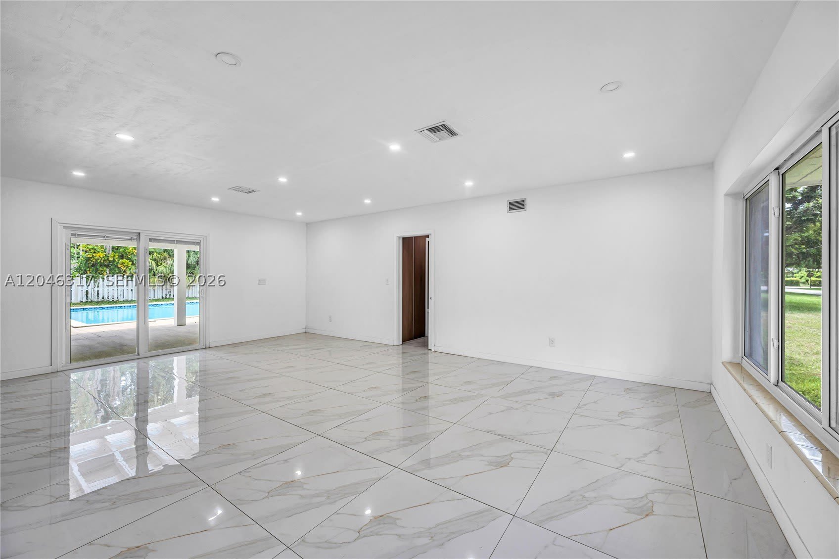 12525 SW 68th Ct – photo 2