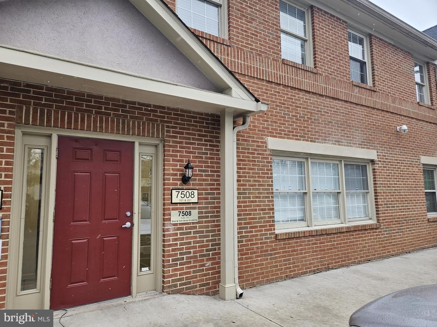 7508 Diplomat Dr 25 2 – photo 4