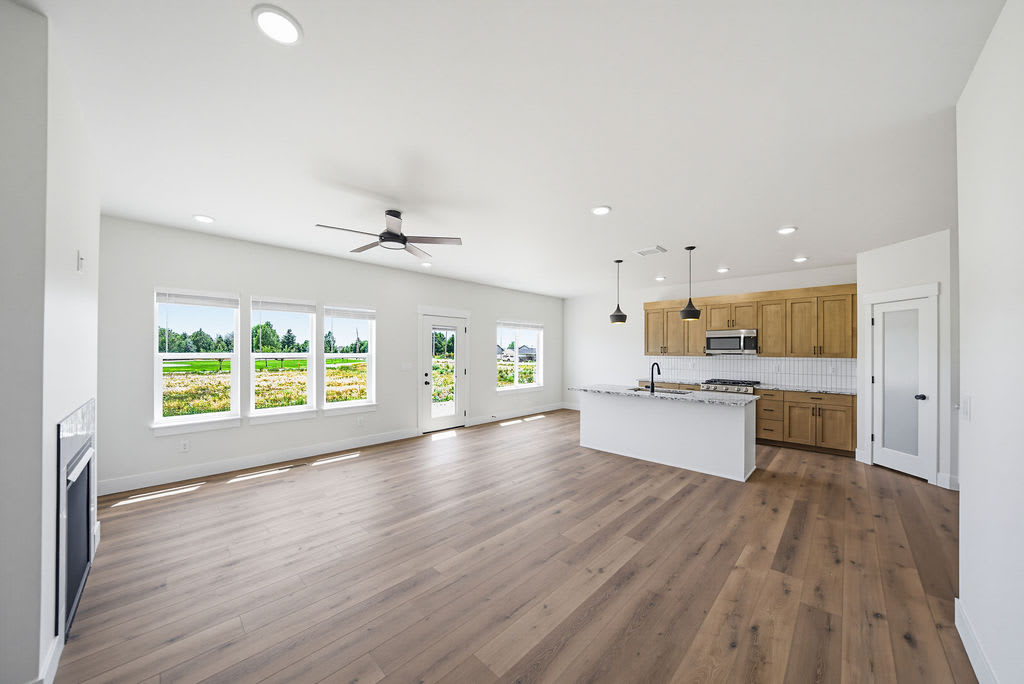 475 E River Ln – photo 2