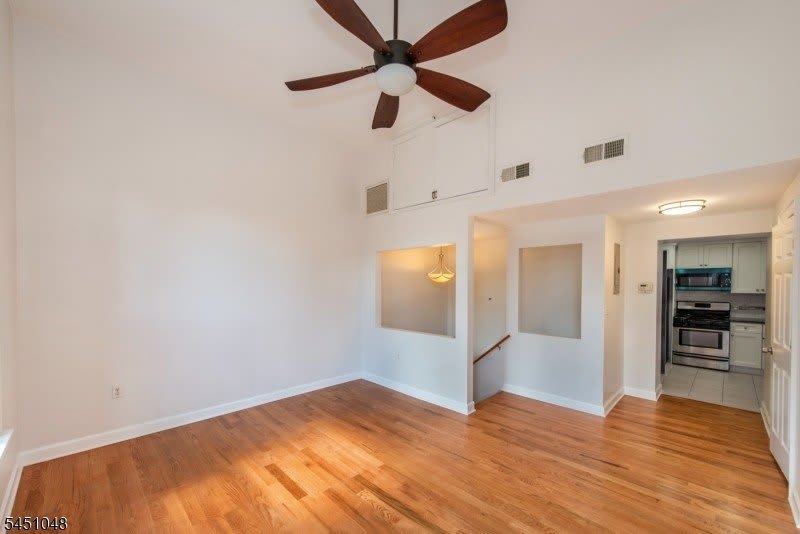 15 Glenridge Ave – photo 3