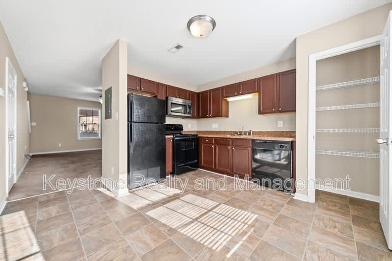 816 Oak Arbor Court – photo 5