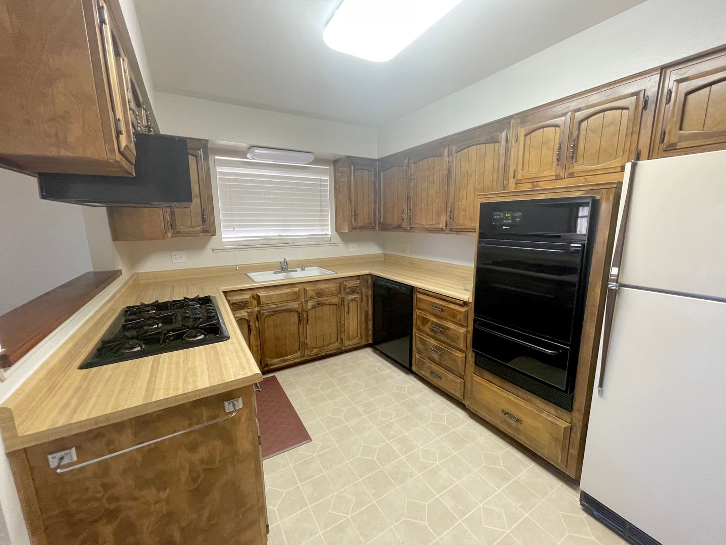 2 bedroom 2 bathroom Heritage Ranch Home Available 9/1/26 **Do Not Disturb Tenants** – photo 2