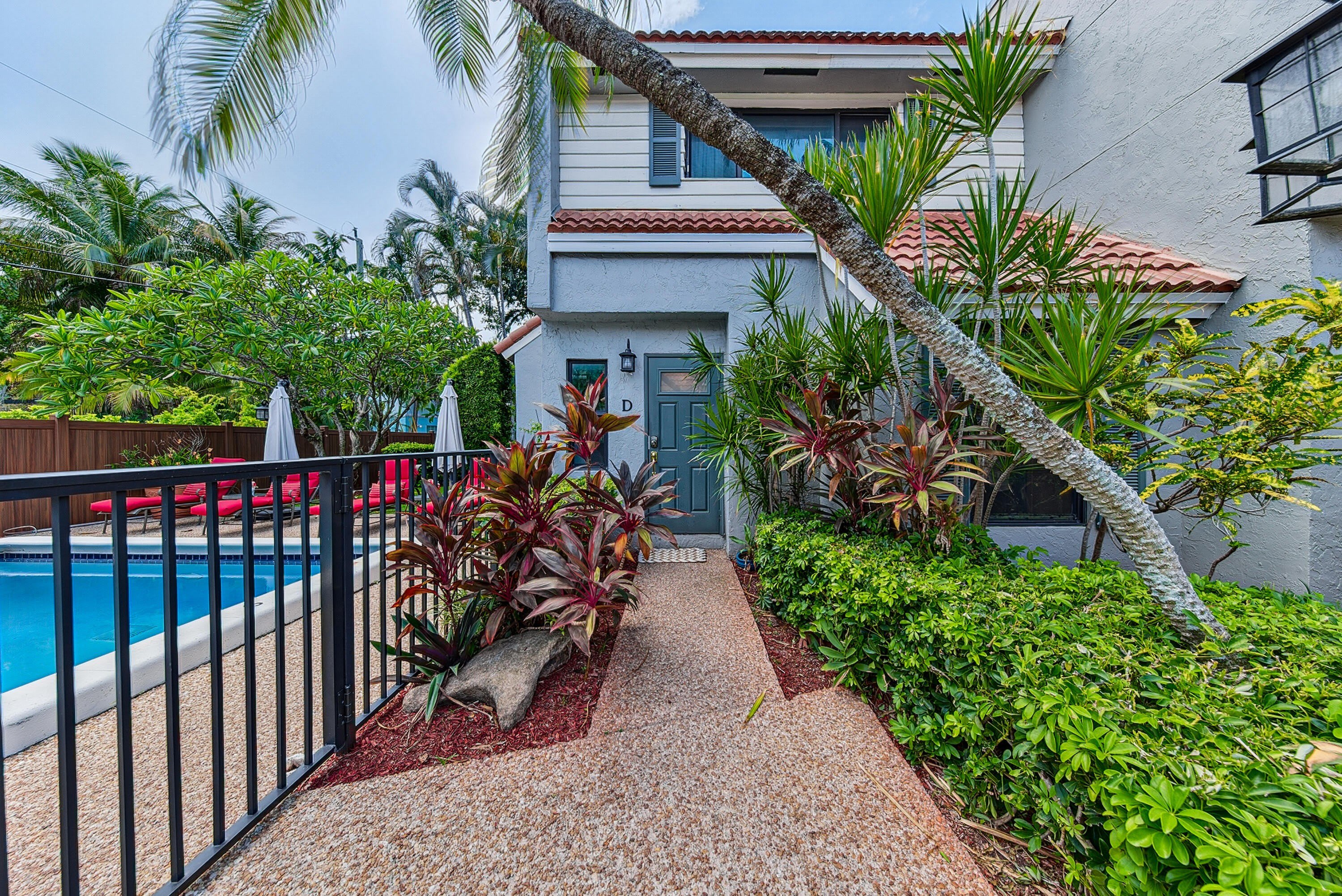 1315 MIAMI Road – photo 1