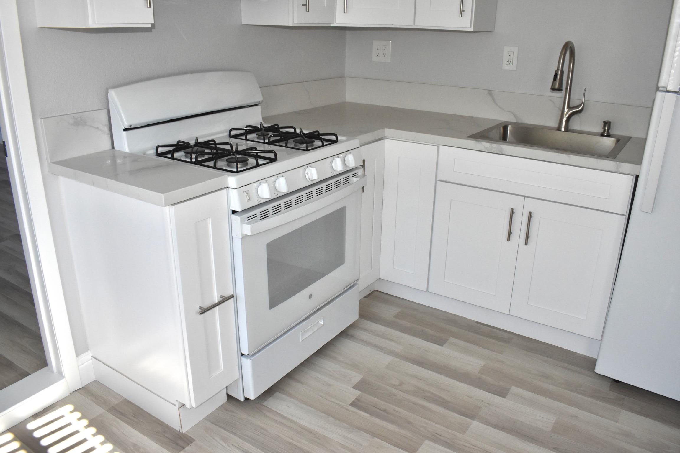 11661 Burke Street – photo 4