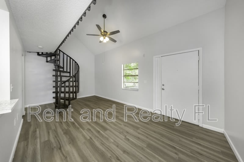 2122 Bradford Street – photo 2