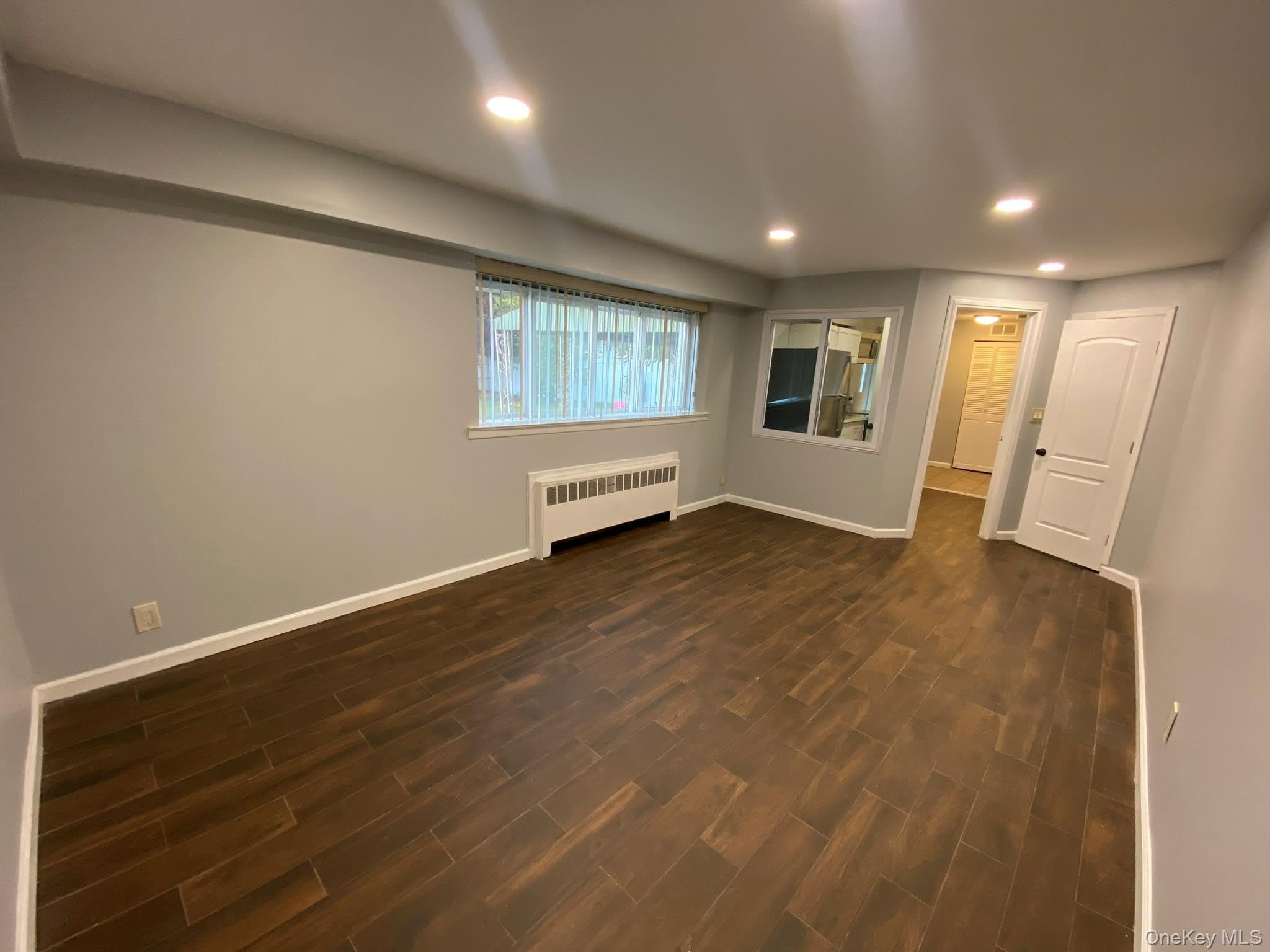 16 Frank Avenue – photo 5