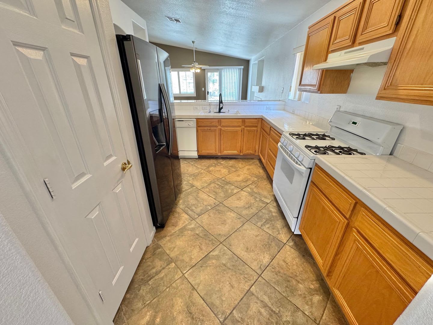 Beautiful Single Story 2 Bedroom 2 Bathroom Home Located In Seven Hills – photo 5