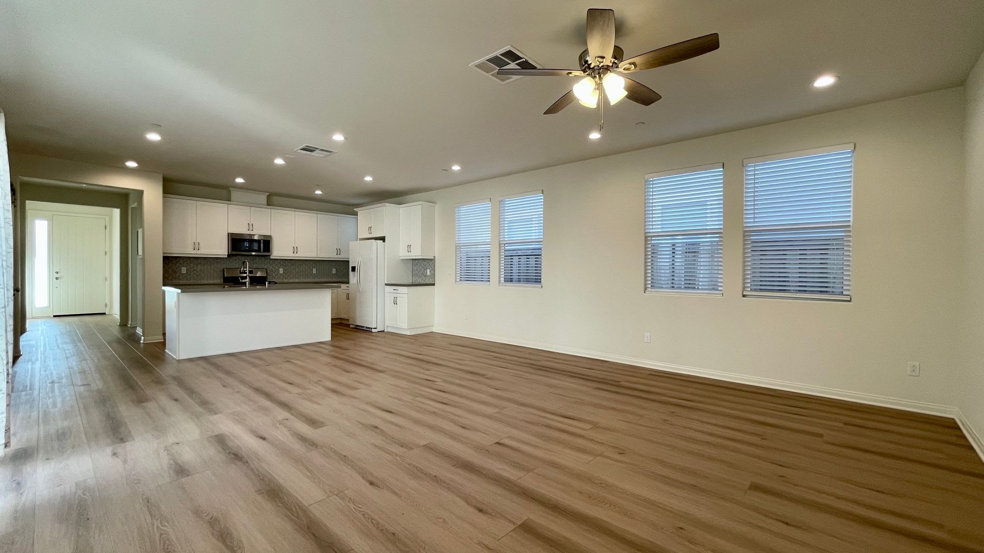 Single-Level 3-Bedroom House in Righetti Ranch with Air Conditioning – photo 5