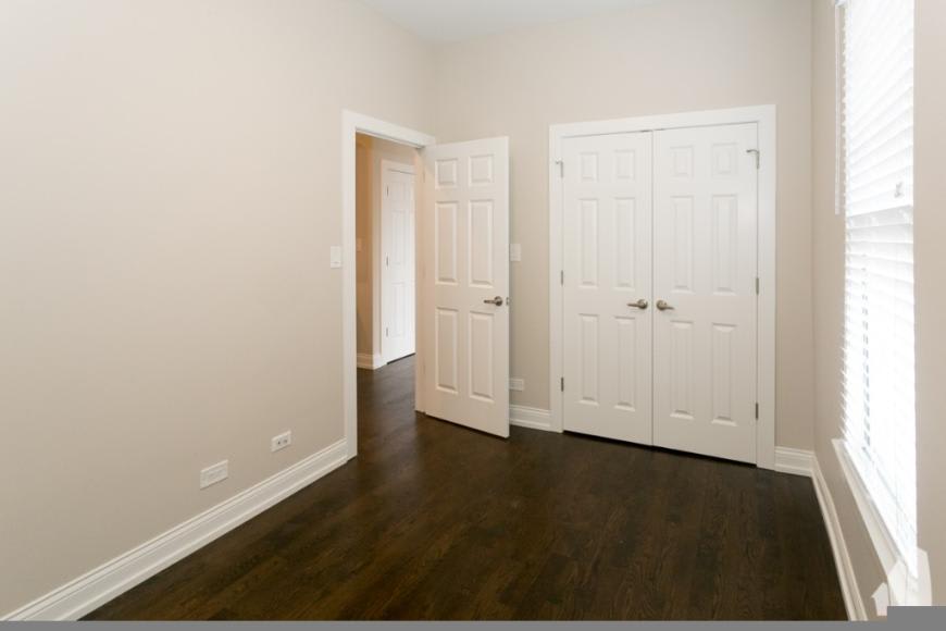 2943 W Diversey Ave – photo 2