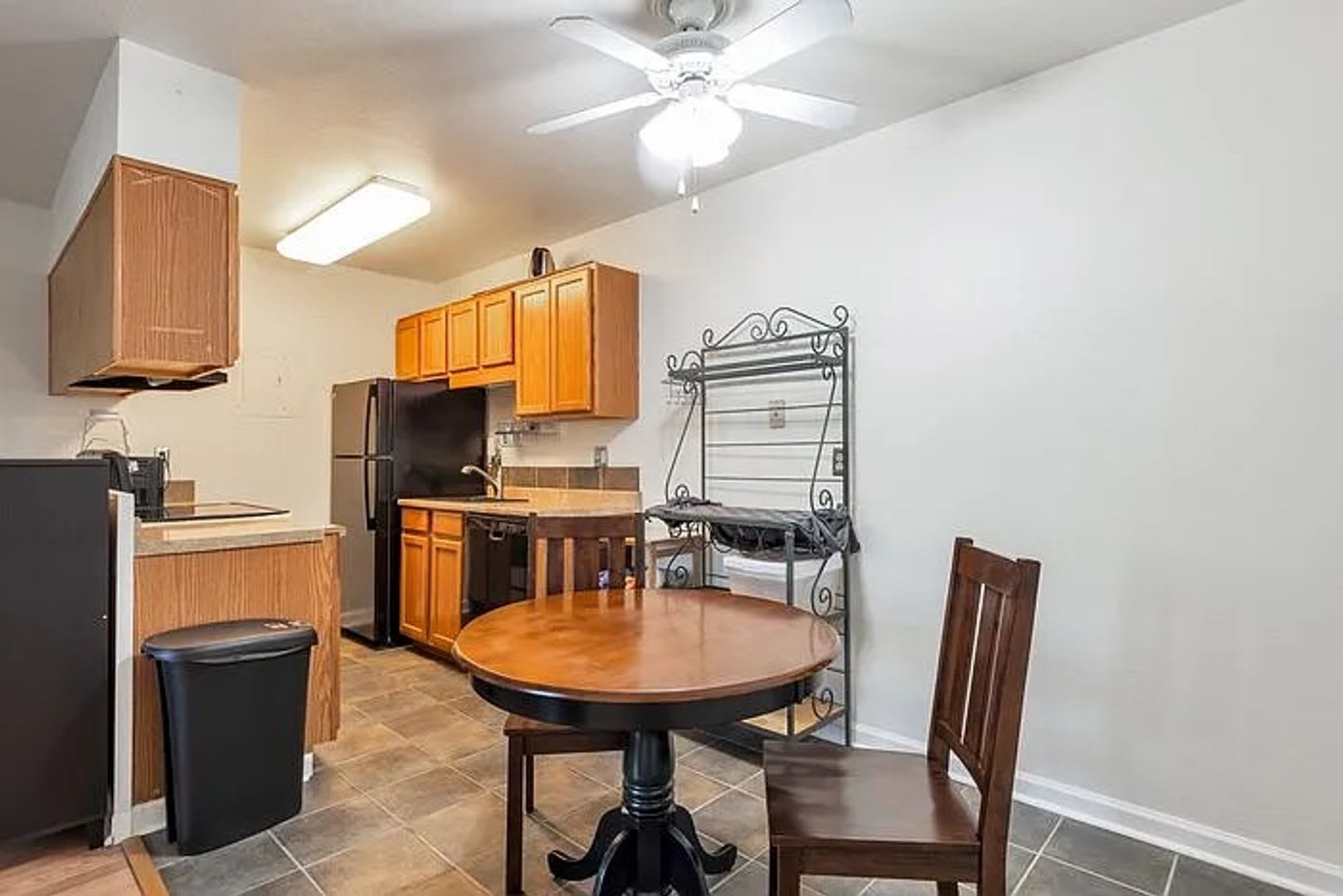 Coming Soon! 1 BR/1BA – photo 4