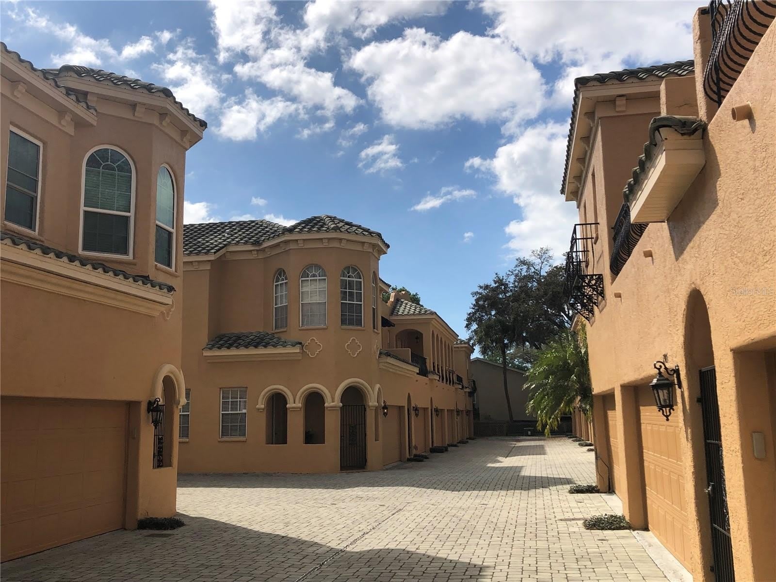 2902 HANSEN MANOR Lane – photo 4