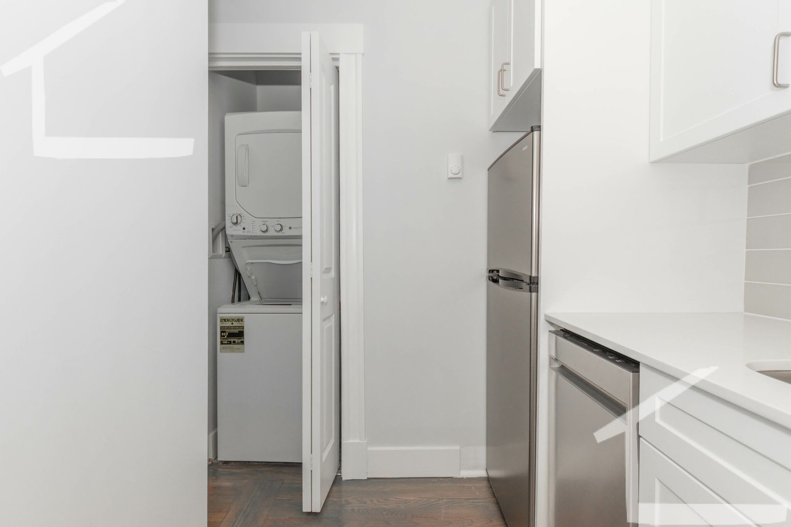 Fenway 2 Bed 1 Bath With Laundry In Unit – photo 5