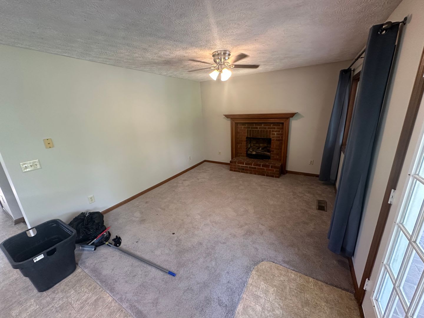 FOR LEASE- 2 BED, 1 BATH HOME THAT BACKS UP TO THE CUMBERLAND RIVER – photo 4