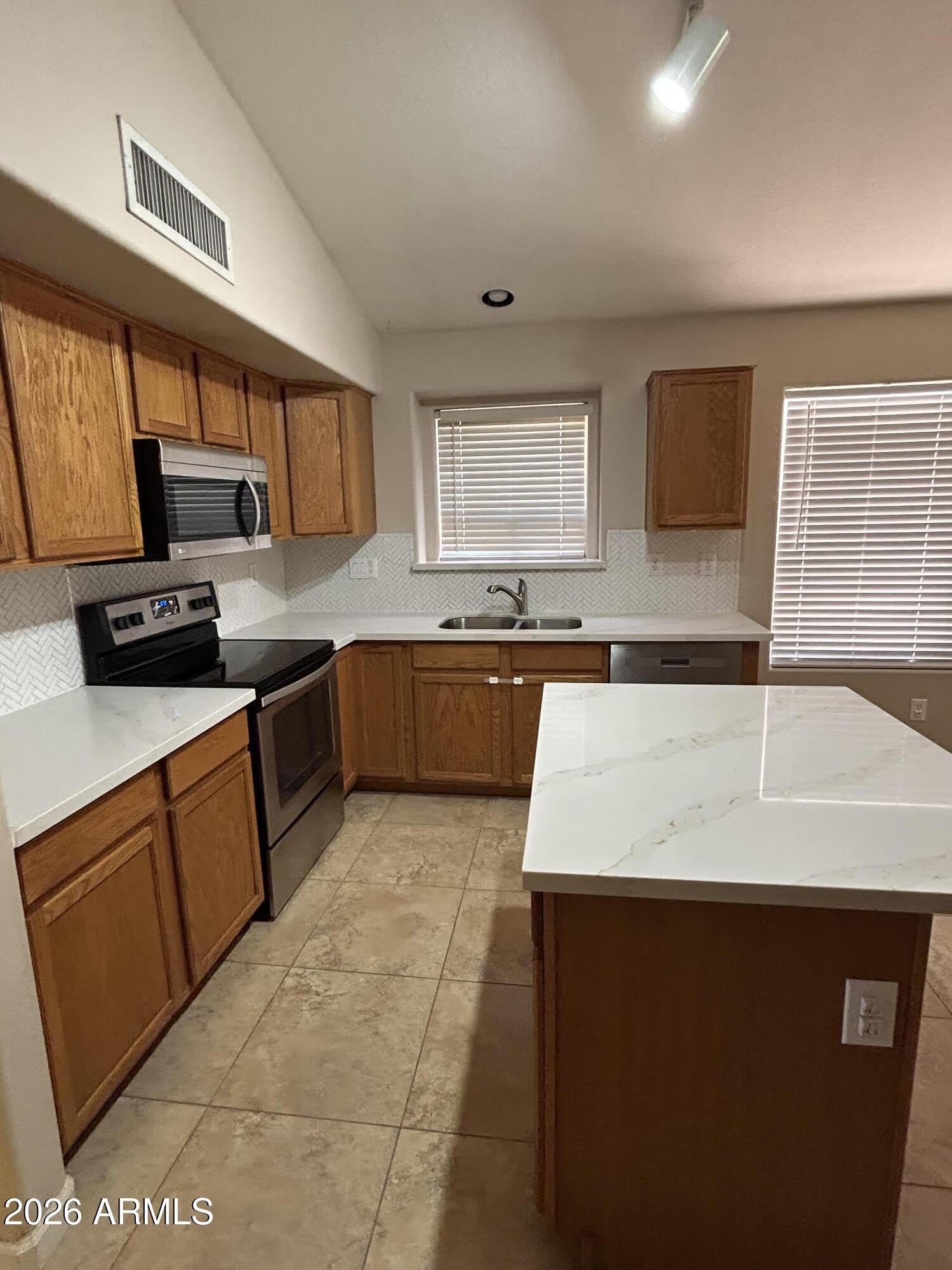12406 W SAN JUAN Avenue – photo 5