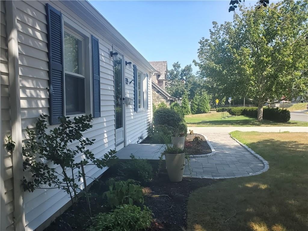 139 Coggeshall Avenue – photo 4