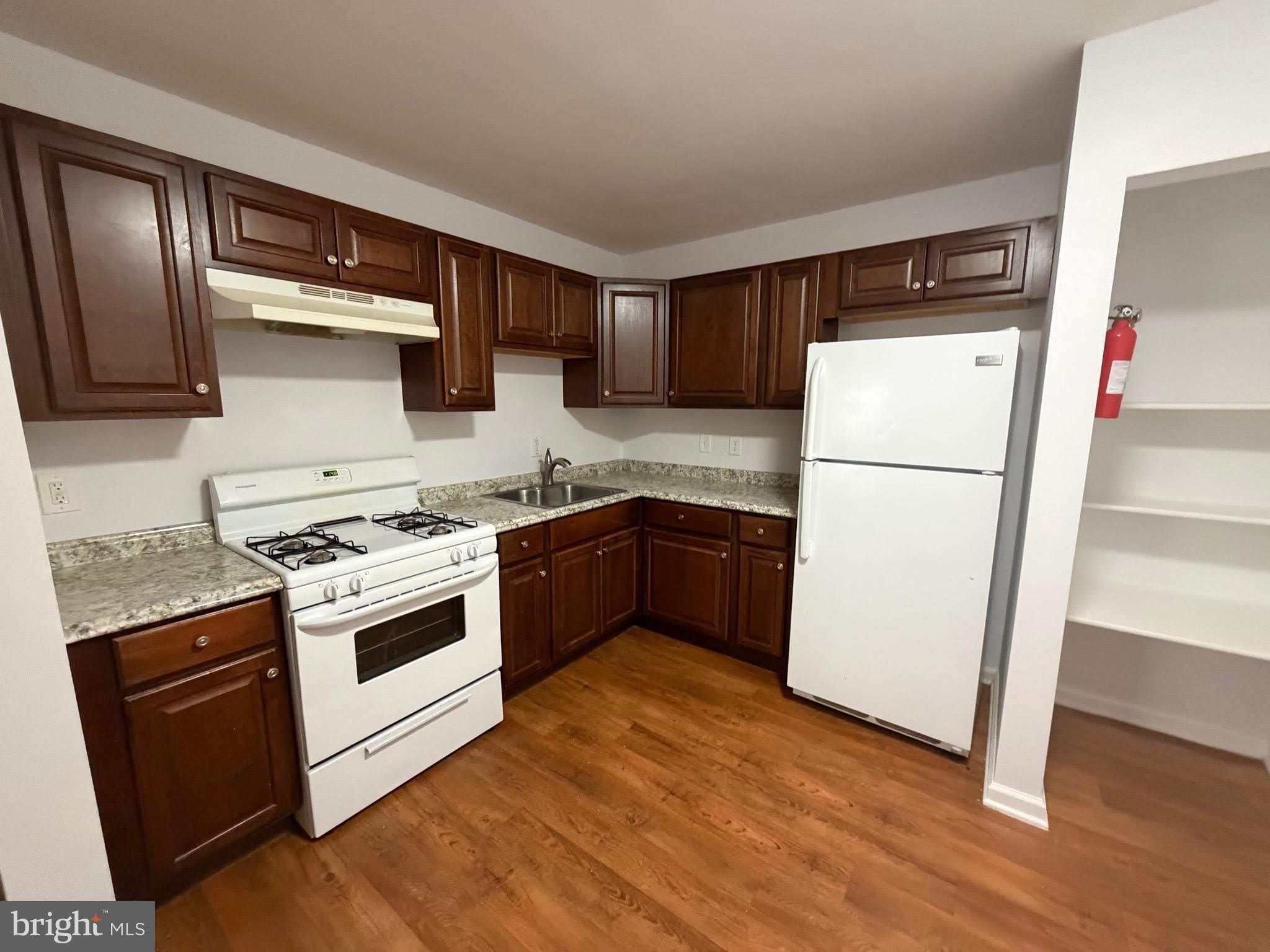 16 IROQUOIS Drive – photo 1