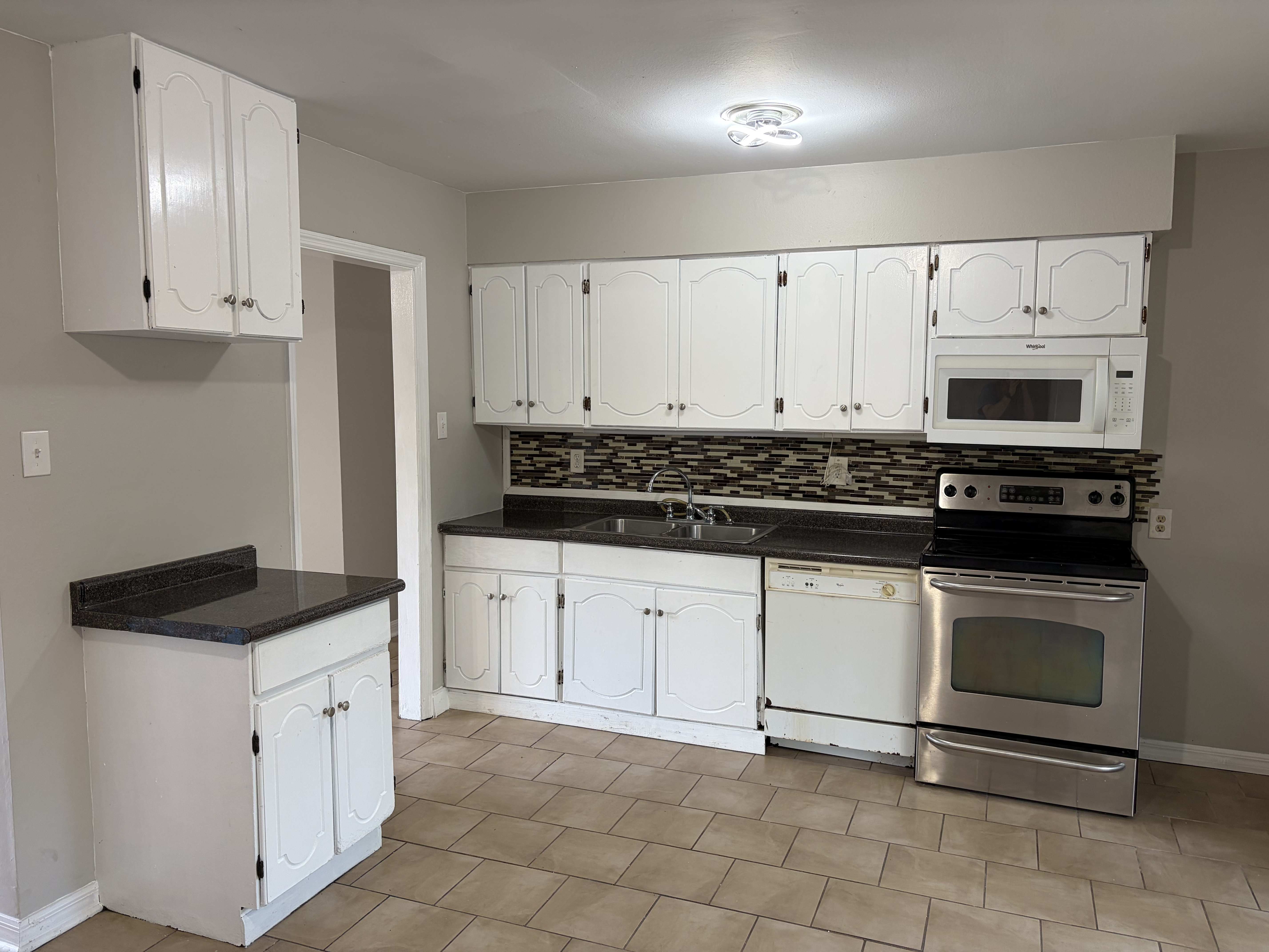 7640 Portland Dr – photo 4