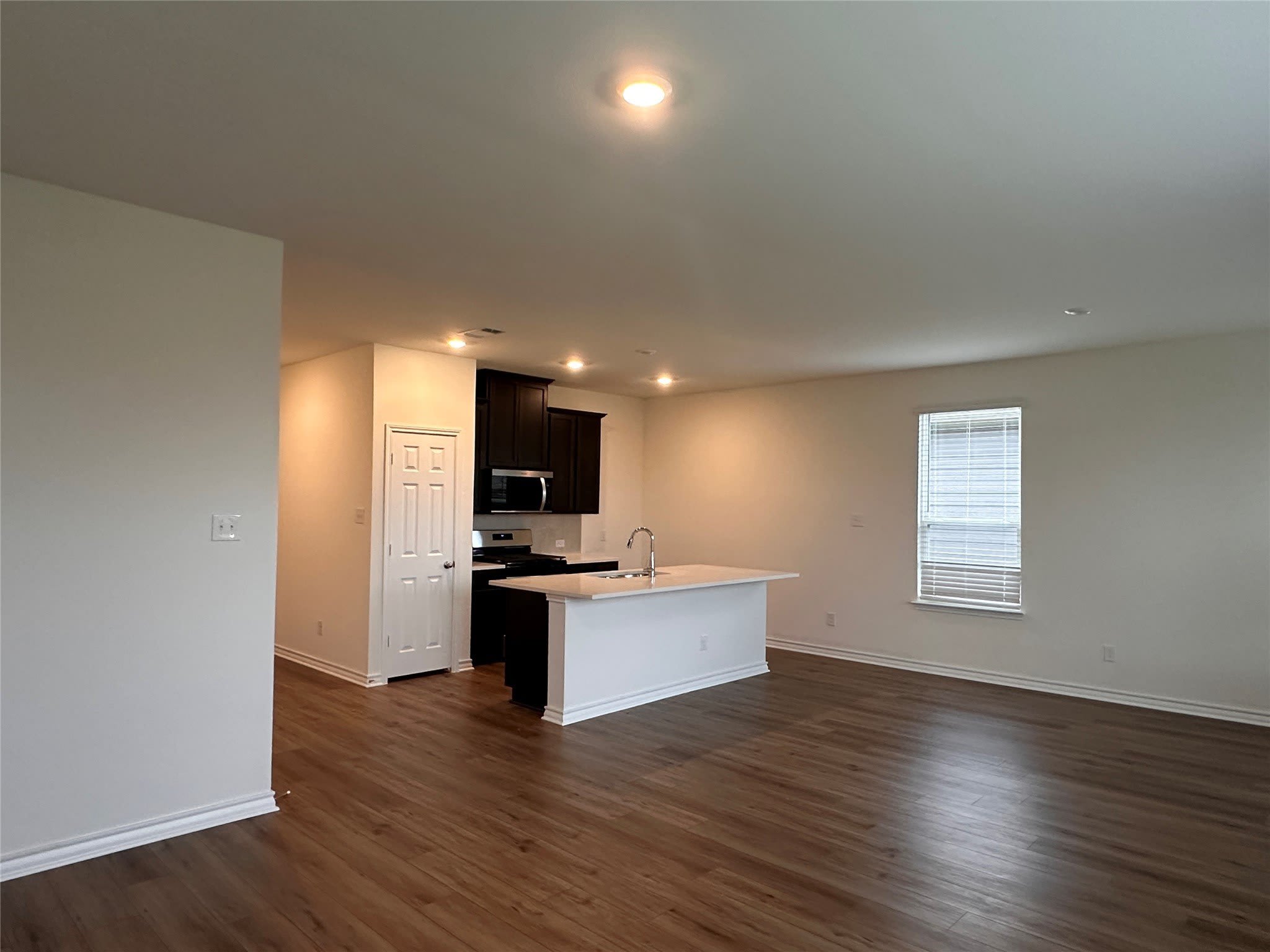 663 Saxony Drive – photo 4