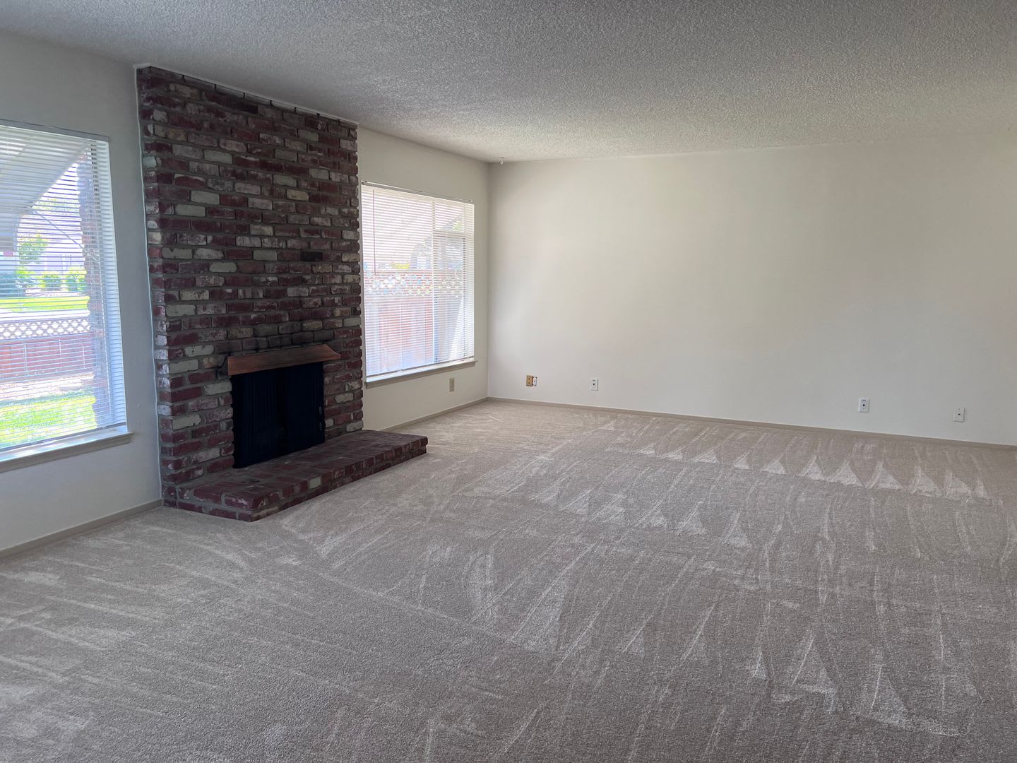 Coming Soon Excellent Santa Clara Location With Garage Office Bonus Room In Back Desirable Santa Clara University Neighborhood – photo 3