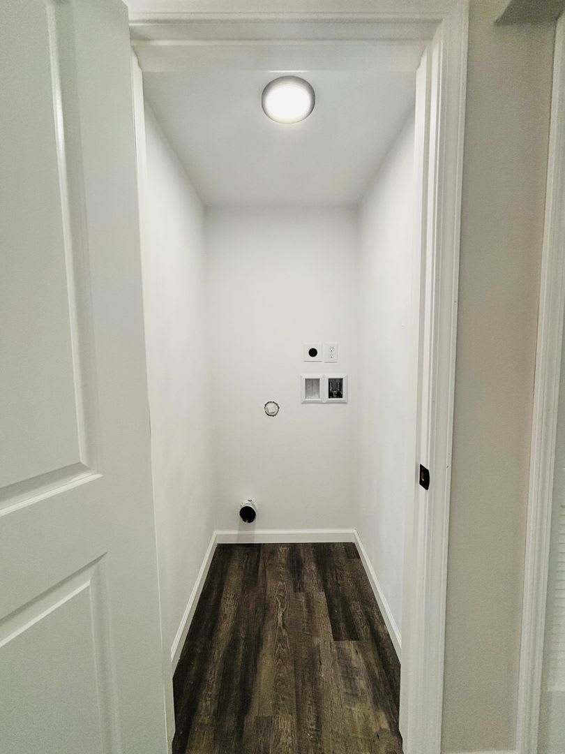 Beautiful Remodeled 2 Bedroom 1 5 Bath Townhome – photo 5
