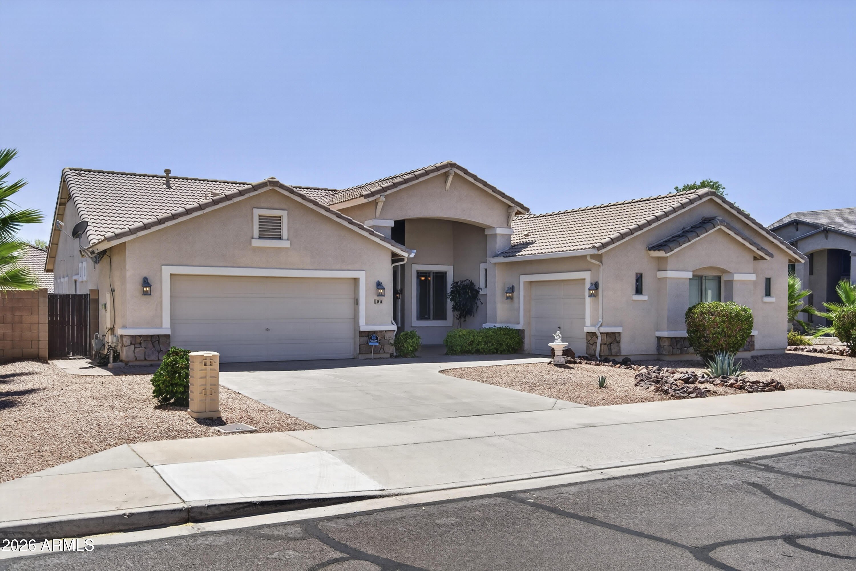 6118 N 133rd Avenue – photo 1