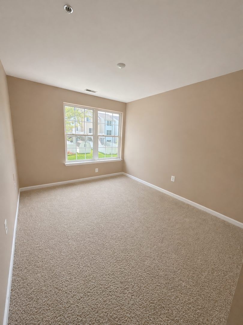 3BR/2BA Home with Pool, Gym & Tennis Courts – photo 5