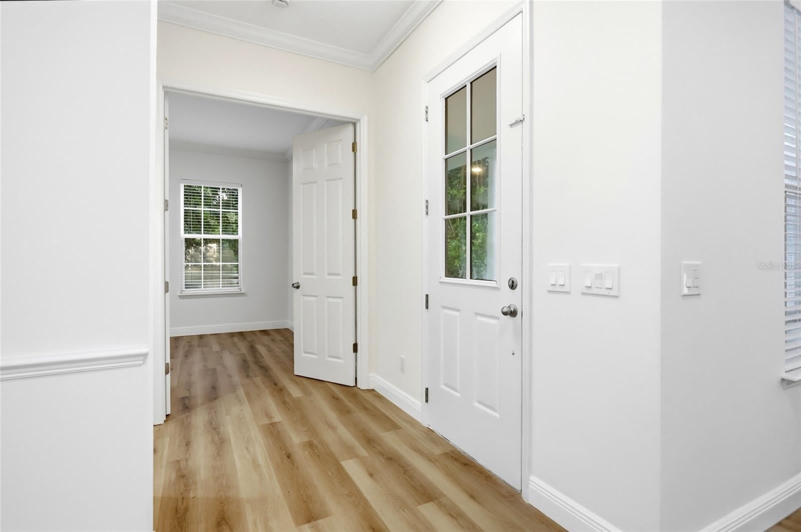 912 WATERSIDE Drive – photo 3