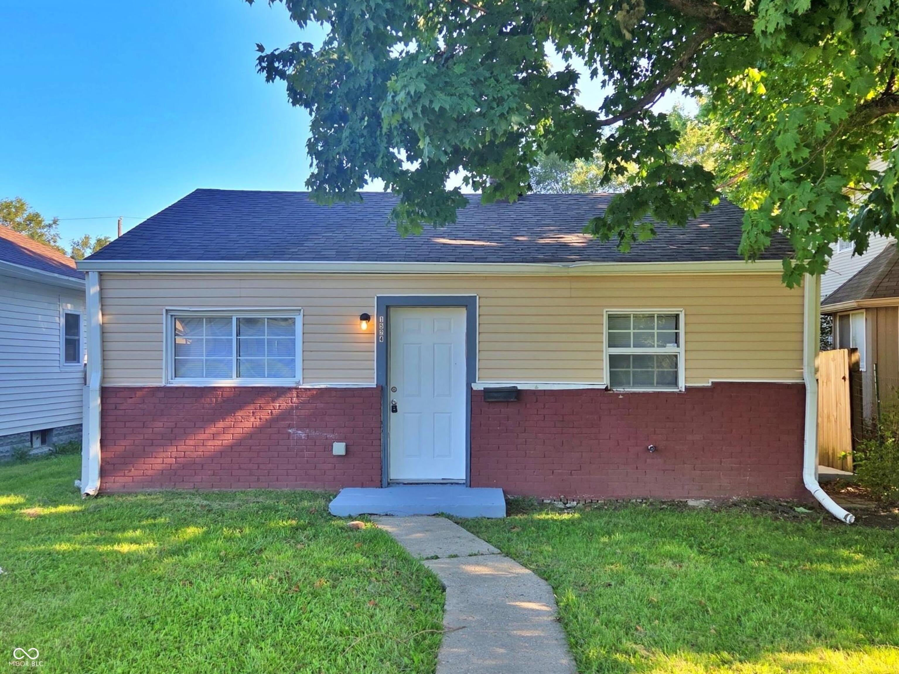 1524 E Legrande Avenue – photo 1