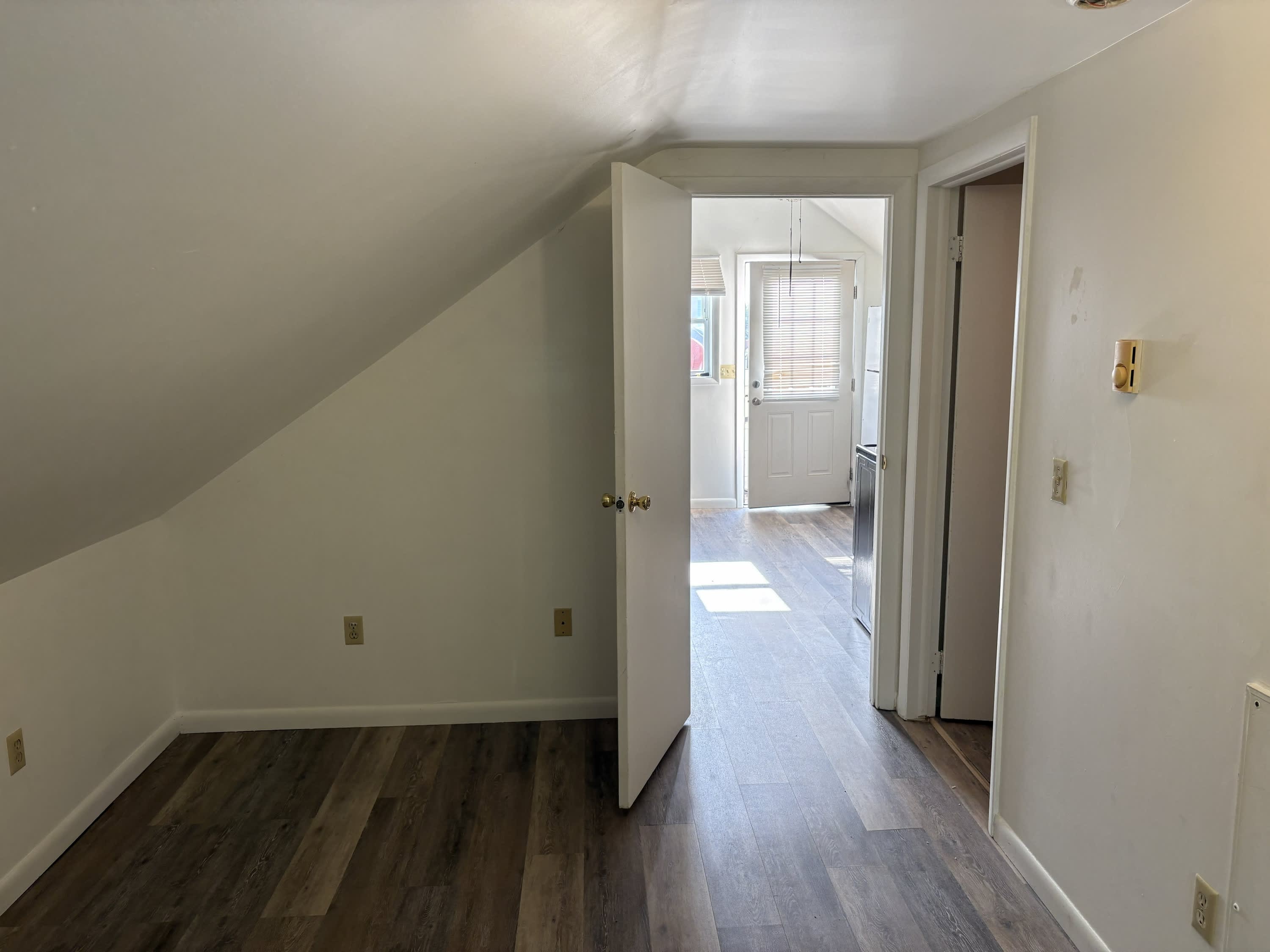 517 Bigler Ave – photo 4