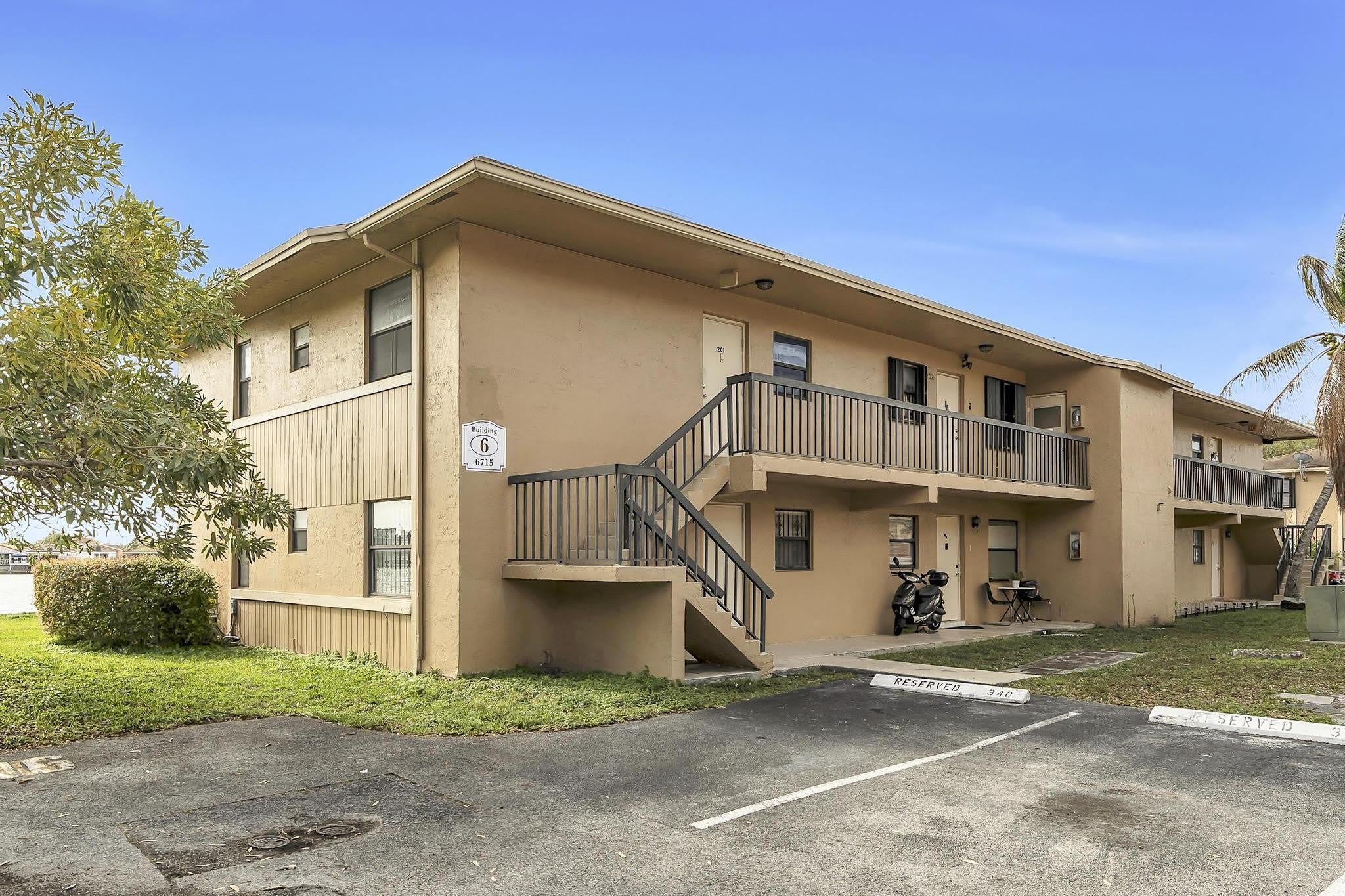 6715 W 26th Drive – photo 1