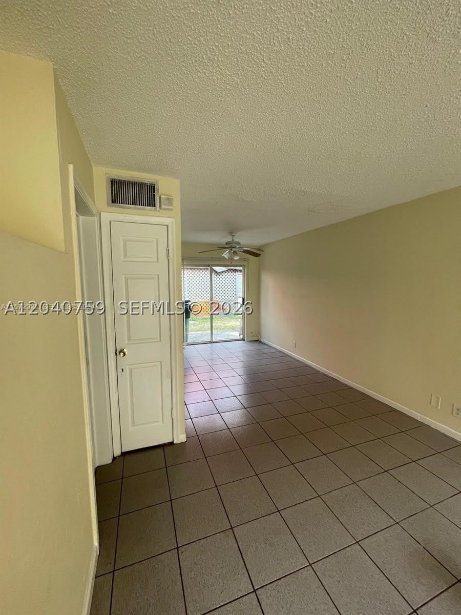 5305 NW 27th St – photo 1