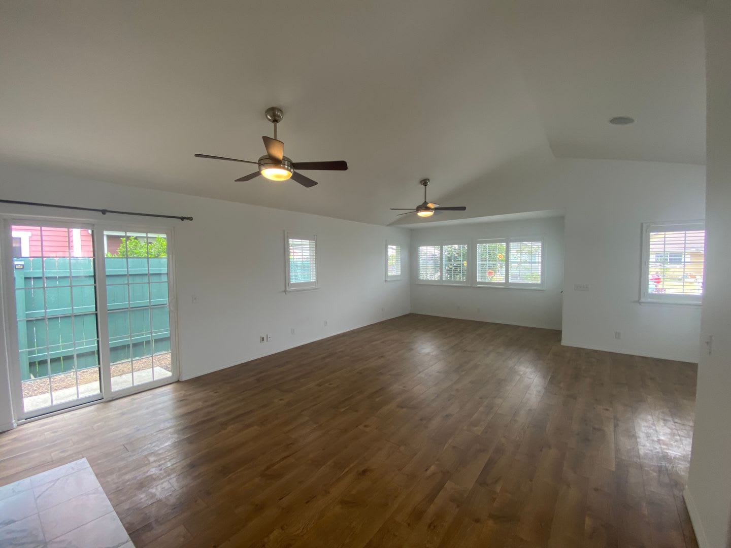 The Heart of Waimea 3BR/2BA with AC, Vaulted Ceilings, and Yard Service! – photo 5