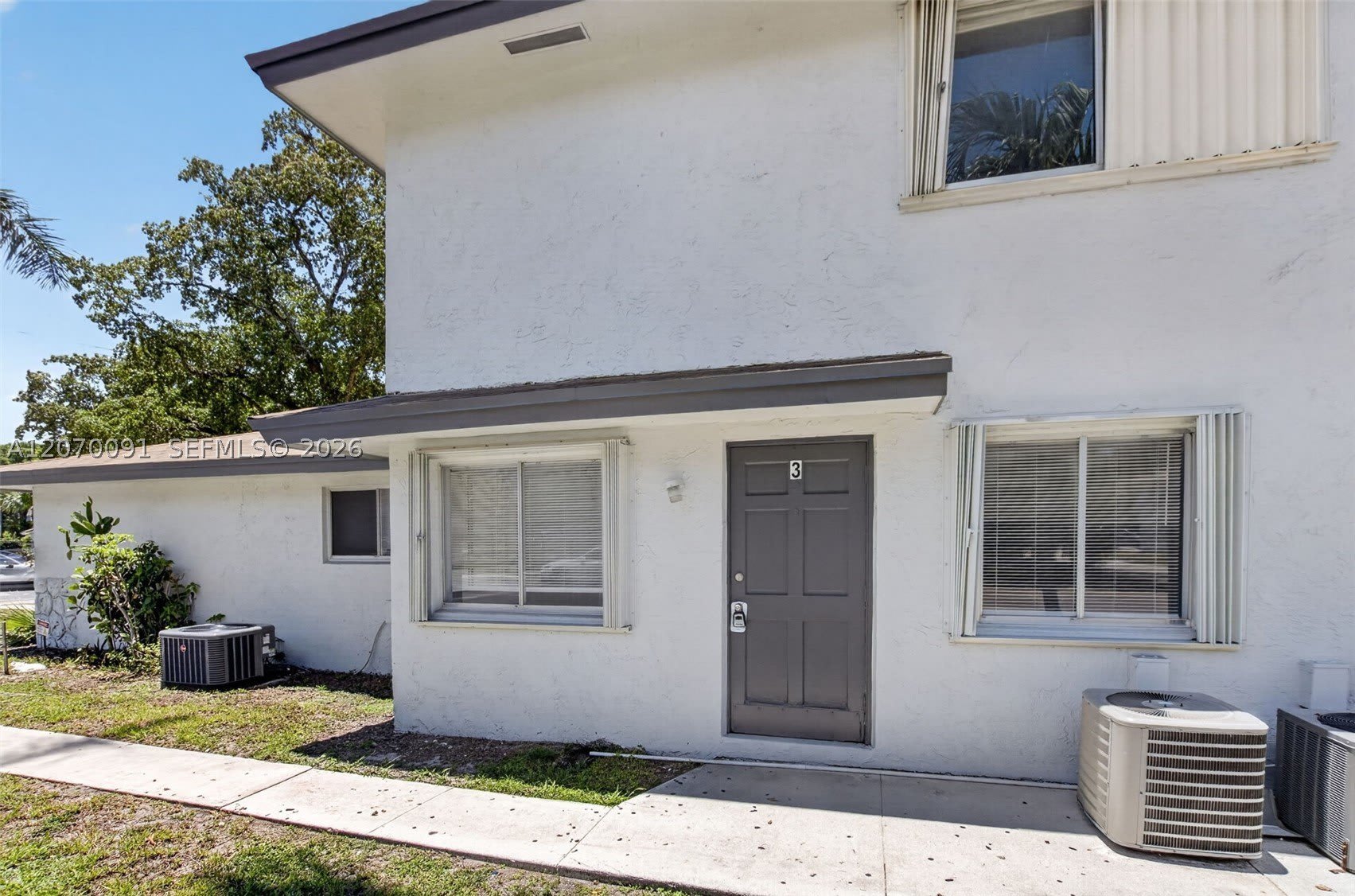 2201 Catherine Dr – photo 2